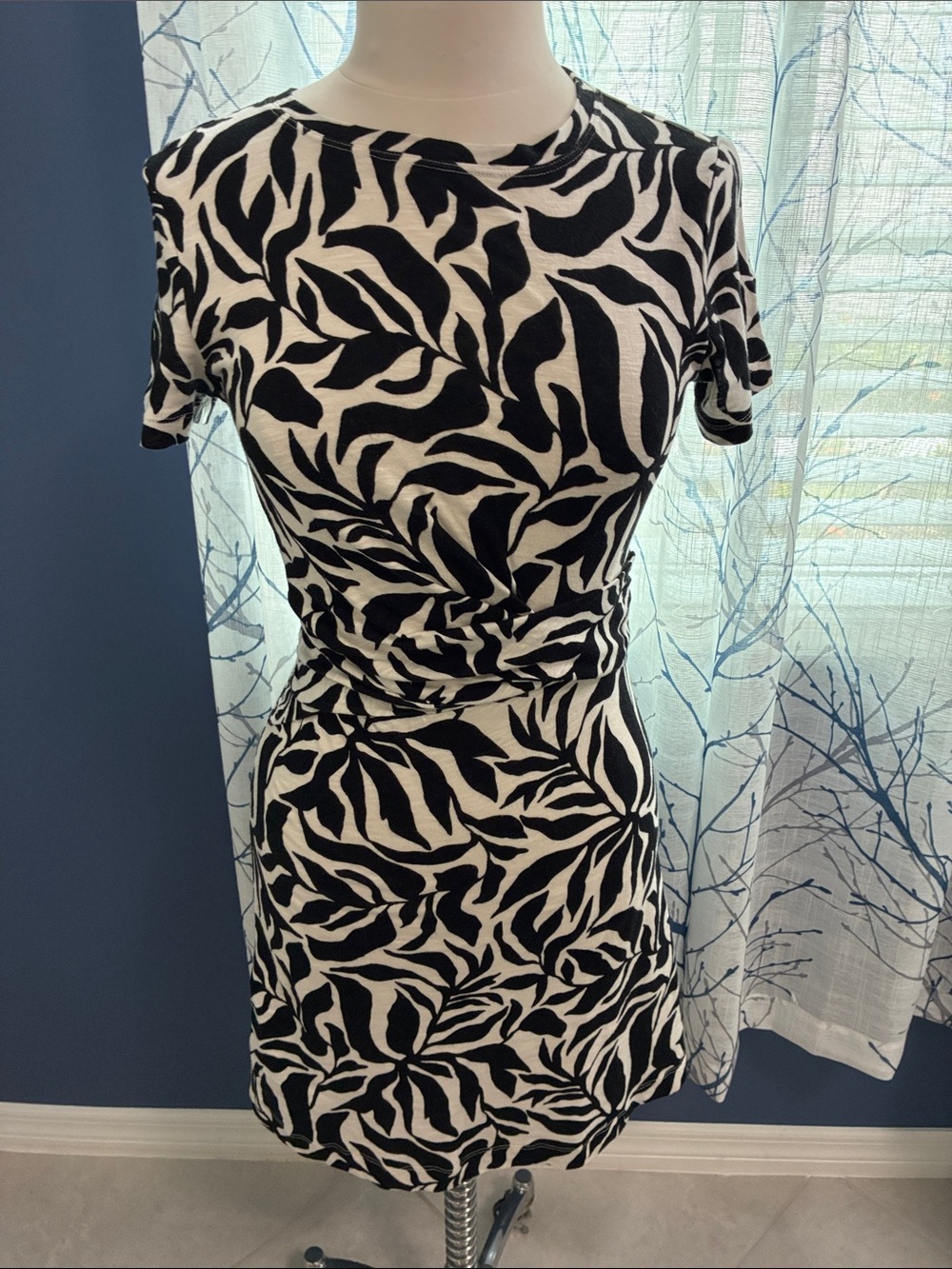 LOFT Black & Off-White Printed Short Sleeve Women's Dress